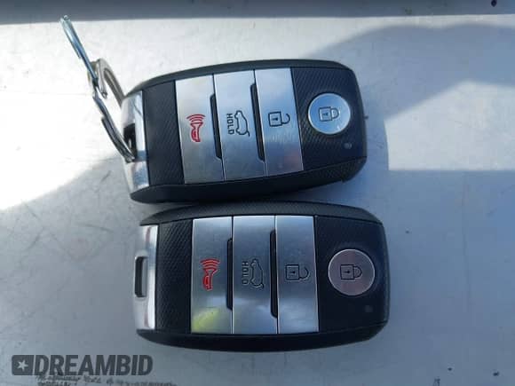 2017 Kia Sorento SX z VIN 5XYPKDA59HG255455, wystawiony jako IAAI lot #41884480 z przebiegiem 111 407 mil mil oraz . Historia ofert i sprzedaży dostępna na DreamBid. Obrazek 11.