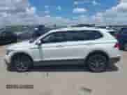 2024 Volkswagen Tiguan SE с VIN 3VVNB7AX6RM155636, выставлен на аукционе IAAI как лот 42588497 с пробегом 8 358 миль миль и . История ставок и продаж доступна на DreamBid. Изображение 15.