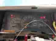 1998 Chevrolet Silverado 1500 z VIN 1GCEK19R9WE194708, wystawiony jako IAAI lot #42548241 z przebiegiem 197 471 mil mil oraz . Historia ofert i sprzedaży dostępna na DreamBid. Obrazek 7.