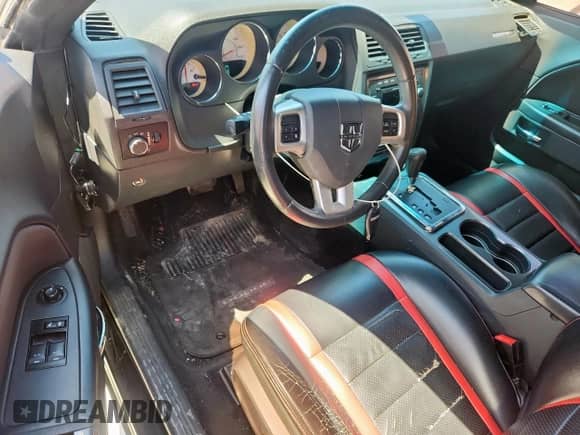 2013 Dodge Challenger SXT с VIN 2C3CDYAG5DH704373, выставлен на аукционе Copart как лот 70580635 с пробегом 113 104 миль миль и Списание • Salvage title. История ставок и продаж доступна на DreamBid. Изображение 8.