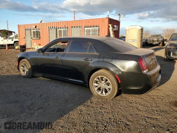2019 Chrysler 300 S с VIN 2C3CCABG0KH562942, выставлен на аукционе Copart как лот 84055845 с пробегом 52 810 миль миль и На запчасти • Non repairable. История ставок и продаж доступна на DreamBid. Изображение 2.
