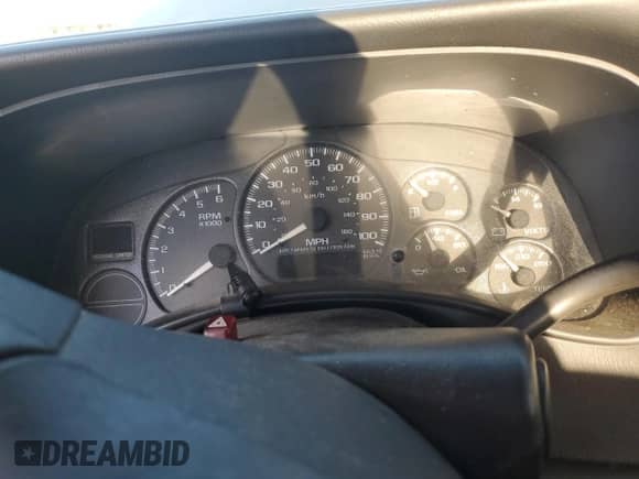 2002 Chevrolet Silverado 1500 с VIN 1GCEC14V12Z187613, выставлен на аукционе Copart как лот 89527965 с пробегом Не указан миль и Списание • Salvage title. История ставок и продаж доступна на DreamBid. Изображение 9.