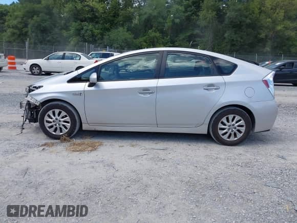 2014 Toyota Prius z VIN JTDKN3DP9E3050159, wystawiony jako IAAI lot #43084500 z przebiegiem 207 583 mil mil oraz . Historia ofert i sprzedaży dostępna na DreamBid. Obrazek 15.