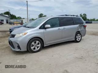 2018 Toyota Sienna LE Auto Access Seat with VIN 5TDKZ3DC2JS956731, listed as a Copart auction lot 63829205 with 142,925 mi miles and Salvage title. Bid and sale history available at DreamBid. Image 1.