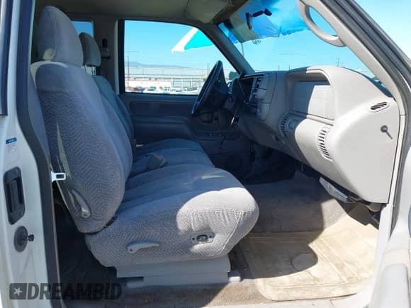 1998 Chevrolet Silverado 1500 z VIN 1GCEC19M2WR124476, wystawiony jako IAAI lot #43159488 z przebiegiem 152 969 mil mil oraz . Historia ofert i sprzedaży dostępna na DreamBid. Obrazek 5.