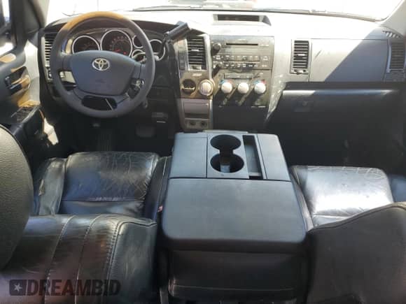 2007 Toyota Tundra SR5 z VIN 5TFST54137X001807, wystawiony jako Copart lot #70468715 z przebiegiem 259 131 mil mil oraz Szkoda całkowita • Salvage title. Historia ofert i sprzedaży dostępna na DreamBid. Obrazek 8.