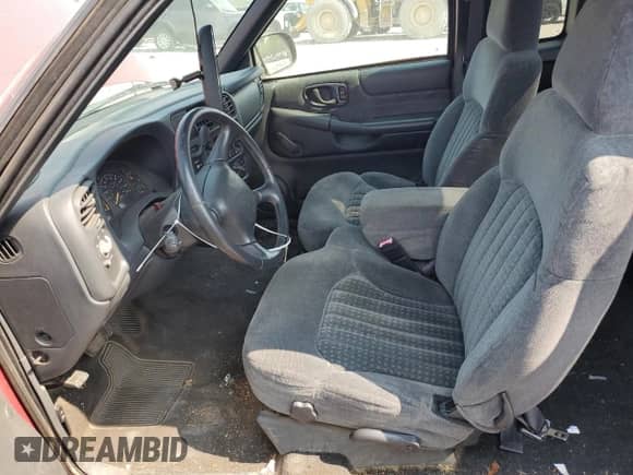 2002 Chevrolet S-10 LS с VIN 1GCCS19W828231205, выставлен на аукционе Copart как лот 70712144 с пробегом 169 926 миль миль и Списание • Salvage title. История ставок и продаж доступна на DreamBid. Изображение 7.