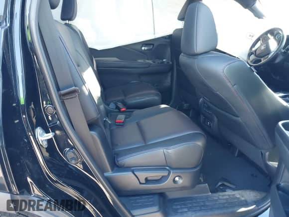 2021 Honda Pilot Black Edition z VIN 5FNYF6H7XMB031978, wystawiony jako IAAI lot #41588542 z przebiegiem 36 797 mil mil oraz . Historia ofert i sprzedaży dostępna na DreamBid. Obrazek 8.