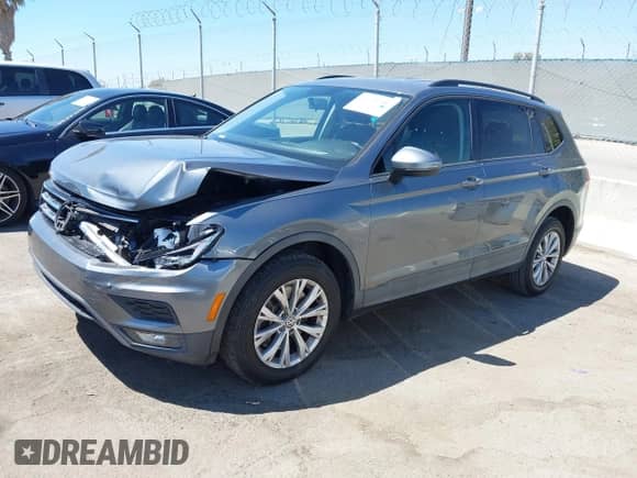 2018 Volkswagen Tiguan S с VIN 3VV1B7AX6JM030414, выставлен на аукционе IAAI как лот 43033140 с пробегом 47 197 миль миль и . История ставок и продаж доступна на DreamBid. Изображение 17.