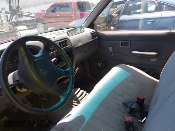 1995 Nissan Frontier with VIN 1N6SD11S3SC445558, listed as a IAAI auction lot 42559729 with 202,679 mi miles and . Bid and sale history available at DreamBid. Image 8.