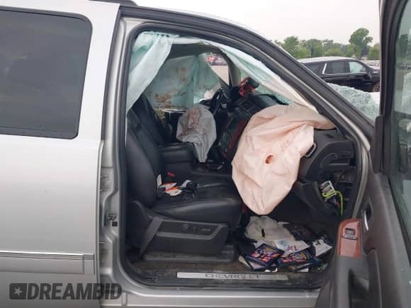 2011 Chevrolet Suburban LTZ с VIN 1GNSKKE31BR285458, выставлен на аукционе IAAI как лот 42675651 с пробегом 243 371 миль миль и . История ставок и продаж доступна на DreamBid. Изображение 5.