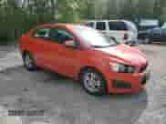 2012 Chevrolet Sonic LT z VIN 1G1JD5SB3C4231033, wystawiony jako Copart lot #56145205 z przebiegiem 43 015 mil mil oraz Szkoda całkowita • Salvage title. Historia ofert i sprzedaży dostępna na DreamBid. Obrazek 4.