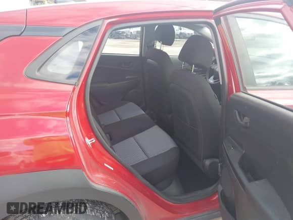 2021 Hyundai Kona SE с VIN KM8K1CAA0MU744674, выставлен на аукционе IAAI как лот 43438957 с пробегом 110 477 миль миль и . История ставок и продаж доступна на DreamBid. Изображение 8.