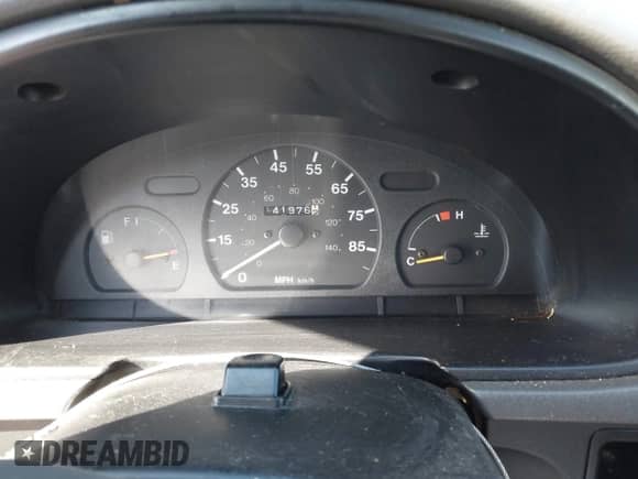 2000 Chevrolet Metro с VIN 2C1MR2263Y6712829, выставлен на аукционе IAAI как лот 42211726 с пробегом 141 976 миль миль и . История ставок и продаж доступна на DreamBid. Изображение 7.