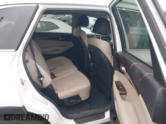 2018 Kia Sorento LX z VIN 5XYPG4A5XJG359038, wystawiony jako IAAI lot #42966967 z przebiegiem 75 087 mil mil oraz . Historia ofert i sprzedaży dostępna na DreamBid. Obrazek 8.