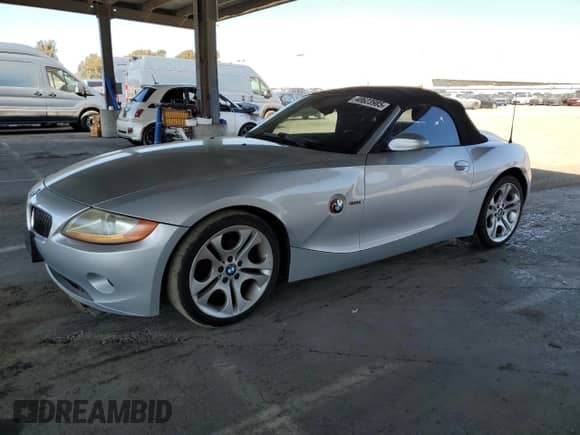 2004 BMW Z4 3.0i with VIN 4USBT53504LT25881, listed as a Copart auction lot 48623985 with 133,609 mi miles and Clean title. Bid and sale history available at DreamBid. Image 1.