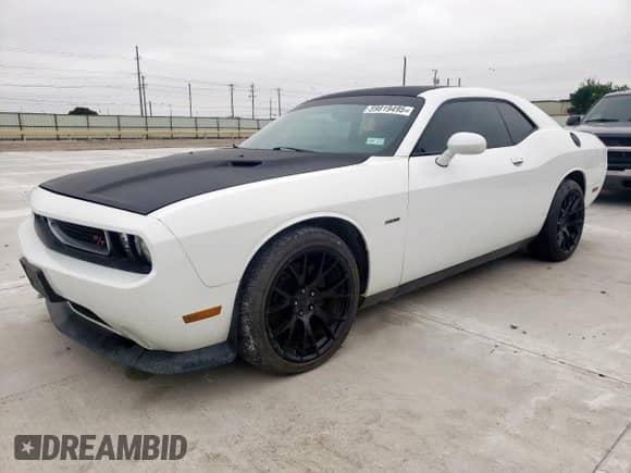 2014 Dodge Challenger R/T Plus z VIN 2C3CDYBT8EH176776, wystawiony jako Copart lot #59819495 z przebiegiem 137 775 mil mil oraz Czysty tytuł • Clean title. Historia ofert i sprzedaży dostępna na DreamBid. Obrazek 1.