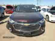 2021 Chevrolet Traverse LT Cloth z VIN 1GNEVGKW8MJ120735, wystawiony jako Copart lot #70633825 z przebiegiem 105 947 mil mil oraz Szkoda całkowita • Salvage title. Historia ofert i sprzedaży dostępna na DreamBid. Obrazek 5.