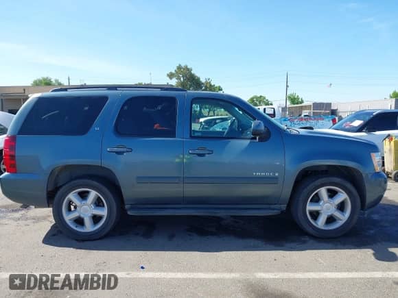 2008 Chevrolet Tahoe LTZ с VIN 1GNFC13J48R169545, выставлен на аукционе IAAI как лот 42211898 с пробегом 230 804 миль миль и . История ставок и продаж доступна на DreamBid. Изображение 13.