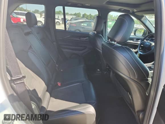 2024 Jeep Grand Cherokee Altitude z VIN 1C4RJGAG5RC261080, wystawiony jako Copart lot #70548745 z przebiegiem 4 769 mil mil oraz Szkoda całkowita • Salvage title. Historia ofert i sprzedaży dostępna na DreamBid. Obrazek 10.