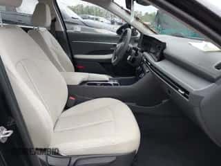 2025 Hyundai Sonata SEL with VIN KMHL64JA8SA469680, listed as a IAAI auction lot 43549727 with 14,258 mi miles and . Bid and sale history available at DreamBid. Image 5.