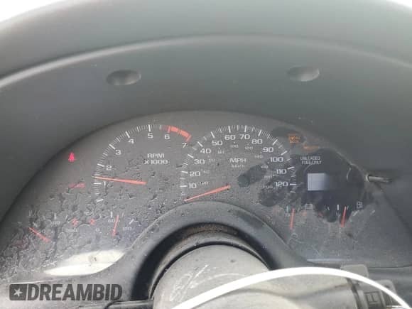 1997 Chevrolet Camaro RS z VIN 2G1FP22K4V2157805, wystawiony jako Copart lot #63211784 z przebiegiem Nie podano mil oraz Szkoda całkowita • Salvage title. Historia ofert i sprzedaży dostępna na DreamBid. Obrazek 9.