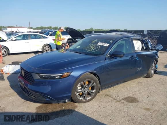 2024 Honda Accord EX-L z VIN 1HGCY2F62RA057614, wystawiony jako IAAI lot #42906157 z przebiegiem Nie podano mil oraz . Historia ofert i sprzedaży dostępna na DreamBid. Obrazek 2.