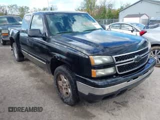 2006 Chevrolet Silverado 1500 LT3 с VIN 2GCEK19B861277888, выставлен на аукционе IAAI как лот 43385289 с пробегом 228 089 миль миль и . История ставок и продаж доступна на DreamBid. Изображение 1.