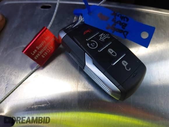 2025 Ram 1500 Big Horn z VIN 1C6RREFG7SN534270, wystawiony jako IAAI lot #42577361 z przebiegiem 33 491 mil mil oraz . Historia ofert i sprzedaży dostępna na DreamBid. Obrazek 11.