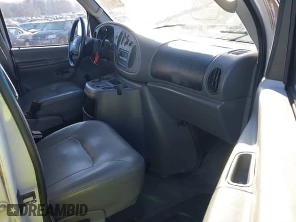 2003 Ford Econoline Cargo with VIN 1FTNE24L23HA98641, listed as a IAAI auction lot 41285948 with 257,510 mi miles and . Bid and sale history available at DreamBid. Image 5.