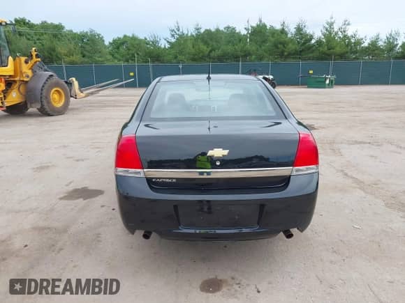 2014 Chevrolet Caprice Police Police with VIN 6G3NS5U27EL953810, listed as a IAAI auction lot 42604138 with 86,206 mi miles and . Bid and sale history available at DreamBid. Image 16.