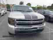 2011 Chevrolet Silverado 1500 LS z VIN 3GCPKREA4BG390355, wystawiony jako IAAI lot #42206957 z przebiegiem 153 766 mil mil oraz . Historia ofert i sprzedaży dostępna na DreamBid. Obrazek 12.