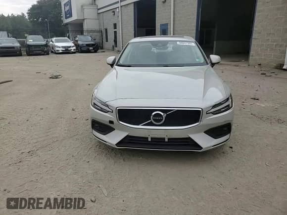 2021 Volvo S60 Momentum z VIN 7JR102FK8MG093809, wystawiony jako Copart lot #80847265 z przebiegiem 60 555 mil mil oraz Szkoda całkowita • Salvage title. Historia ofert i sprzedaży dostępna na DreamBid. Obrazek 13.
