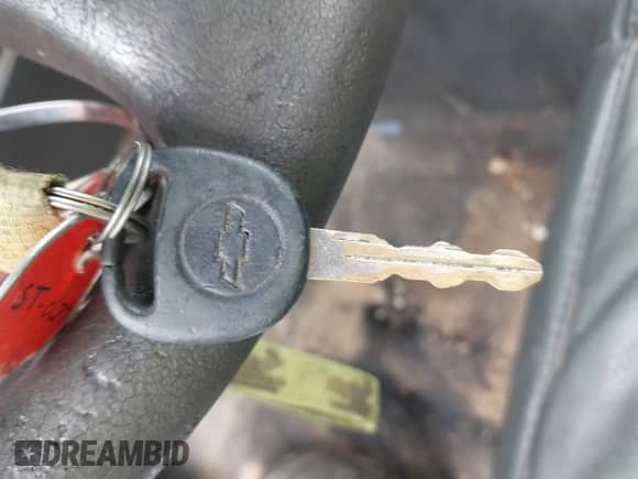 2006 Chevrolet Silverado 2500HD Work Truck with VIN 1GBHC24U96E238867, listed as a IAAI auction lot 42947089 with 253,024 mi miles and . Bid and sale history available at DreamBid. Image 11.