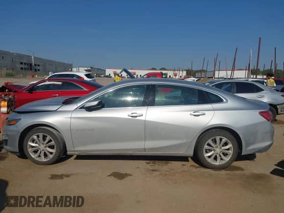 2019 Chevrolet Malibu LT с VIN 1G1ZD5ST3KF172936, выставлен на аукционе IAAI как лот 42950389 с пробегом 82 560 миль миль и . История ставок и продаж доступна на DreamBid. Изображение 14.