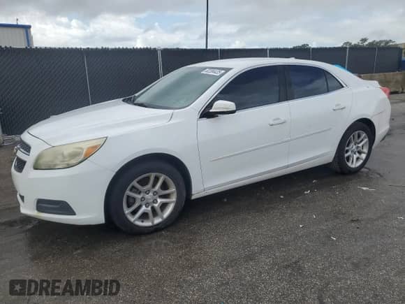 2013 Chevrolet Malibu LT with VIN 1G11C5SA6DF315282, listed as a Copart auction lot 82204435 with 197,594 mi miles and Clean title. Bid and sale history available at DreamBid. Image 1.