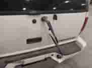 2000 Chevrolet Blazer LS z VIN 1GNDT13WXY2262940, wystawiony jako IAAI lot #43275569 z przebiegiem 242 273 mil mil oraz . Historia ofert i sprzedaży dostępna na DreamBid. Obrazek 12.