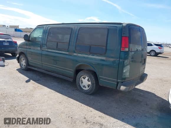 1998 Chevrolet Express Cargo YF7 z VIN 1GBFG15R2W1038615, wystawiony jako IAAI lot #41863919 z przebiegiem 254 288 mil mil oraz . Historia ofert i sprzedaży dostępna na DreamBid. Obrazek 3.