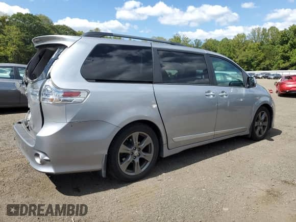 2017 Toyota Sienna SE with VIN 5TDXZ3DC5HS869101, listed as a Copart auction lot 80242045 with 72,514 mi miles and Salvage title. Bid and sale history available at DreamBid. Image 3.