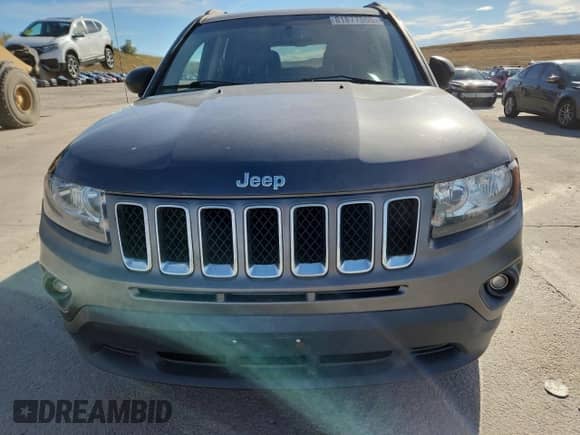 2017 Jeep Compass Sport z VIN 1C4NJDBB6HD105784, wystawiony jako Copart lot #81877555 z przebiegiem 120 813 mil mil oraz Szkoda całkowita • Salvage title. Historia ofert i sprzedaży dostępna na DreamBid. Obrazek 5.