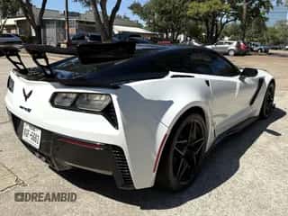 2019 Chevrolet Corvette ZR1 3ZR z VIN 1G1Y52D97K5801838, wystawiony jako IAAI lot #43352323 z przebiegiem 15 569 mil mil oraz . Historia ofert i sprzedaży dostępna na DreamBid. Obrazek 4.