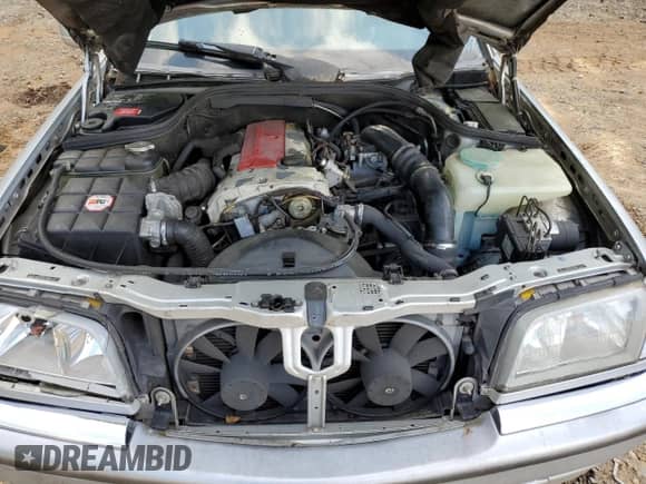 1999 Mercedes-Benz C 230/260/280/320 z VIN WDBHA24G4XA749633, wystawiony jako Copart lot #56560105 z przebiegiem 221 306 mil mil oraz Szkoda całkowita • Salvage title. Historia ofert i sprzedaży dostępna na DreamBid. Obrazek 11.