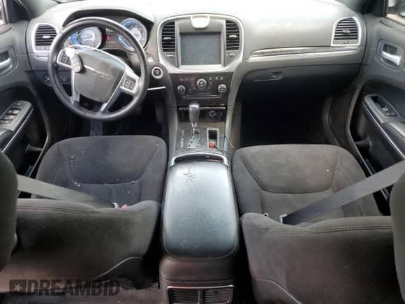 2011 Chrysler 300 с VIN 2C3CA4CG8BH525305, выставлен на аукционе Copart как лот 61430695 с пробегом 100 893 миль миль и Списание • Salvage title. История ставок и продаж доступна на DreamBid. Изображение 8.