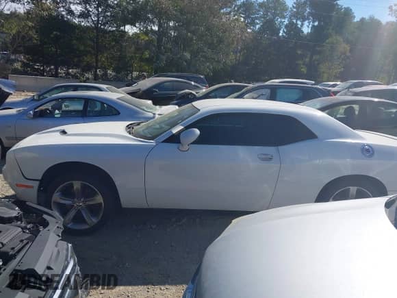 2016 Dodge Challenger SXT Plus with VIN 2C3CDZAG9GH143069, listed as a IAAI auction lot 43344802 with 108,147 mi miles and . Bid and sale history available at DreamBid. Image 14.