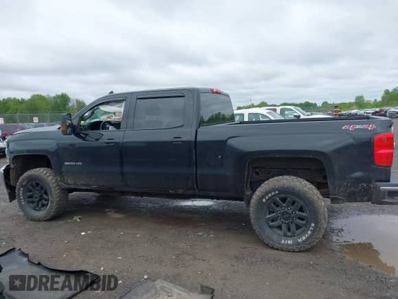 2015 Chevrolet Silverado 2500HD Work Truck z VIN 1GC1KUEG5FF607254, wystawiony jako IAAI lot #42287674 z przebiegiem 105 845 mil mil oraz . Historia ofert i sprzedaży dostępna na DreamBid. Obrazek 15.