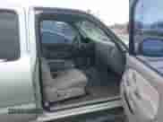 2002 Toyota Tacoma z VIN 5TEHN72N82Z039668, wystawiony jako IAAI lot #43247572 z przebiegiem 241 336 mil mil oraz . Historia ofert i sprzedaży dostępna na DreamBid. Obrazek 5.