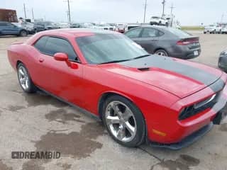 2012 Dodge Challenger R/T Classic z VIN 2C3CDYBT6CH280261, wystawiony jako IAAI lot #43136408 z przebiegiem 105 998 mil mil oraz . Historia ofert i sprzedaży dostępna na DreamBid. Obrazek 1.