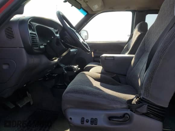 2000 Dodge 1500 with VIN 1B7HF13Z9YJ133220, listed as a Copart auction lot 80389065 with 286,363 mi miles and Salvage title. Bid and sale history available at DreamBid. Image 7.
