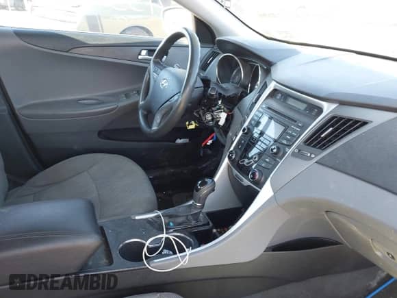 2013 Hyundai Sonata GLS с VIN 5NPEB4AC8DH721837, выставлен на аукционе IAAI как лот 43353449 с пробегом 175 204 миль миль и . История ставок и продаж доступна на DreamBid. Изображение 5.