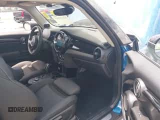 2024 MINI Hardtop Cooper SE with VIN WMW13DJ00R2V90507, listed as a IAAI auction lot 42125267 with 2,576 mi miles and . Bid and sale history available at DreamBid. Image 5.